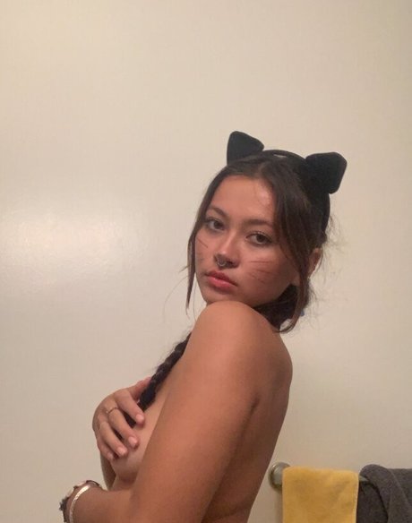 Naakte gelekte OnlyFans-foto van Ainaloves