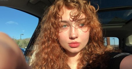 Naakte gelekte OnlyFans-foto van Scarlett Somebody