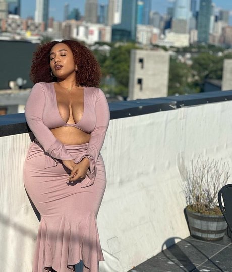 Naakte gelekte OnlyFans-foto van Katmari23