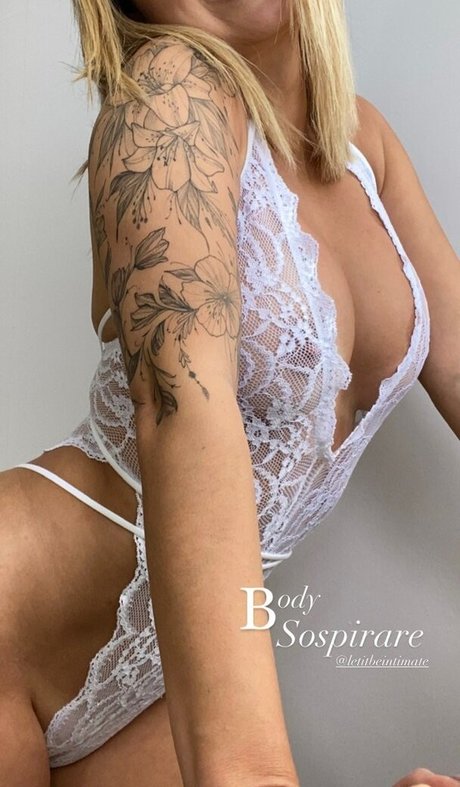 Naakte gelekte OnlyFans-foto van Grazi Francine