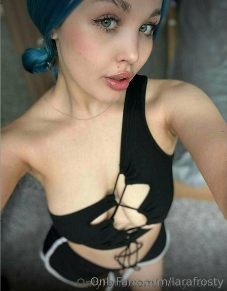 Naakte gelekte OnlyFans-foto van Larafrosty