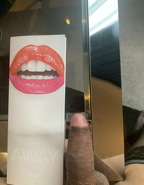 Naakte gelekte OnlyFans-foto van Cartooncandy