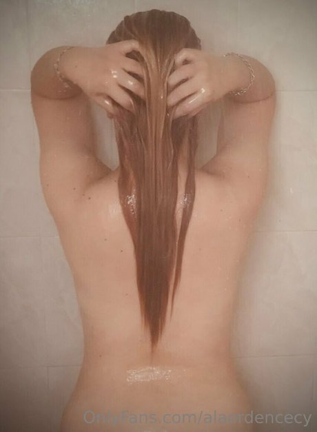 Naakte gelekte OnlyFans-foto van Alaordencecy