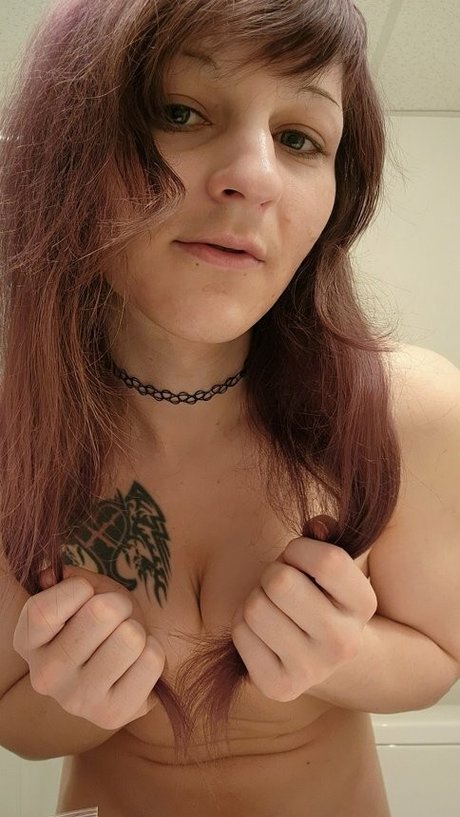 Naakte gelekte OnlyFans-foto van Sora Blackheart