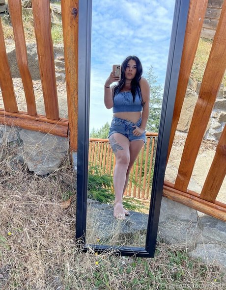 Naakte gelekte OnlyFans-foto van Erynn