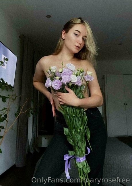 Naakte gelekte OnlyFans-foto van Maryrosefree