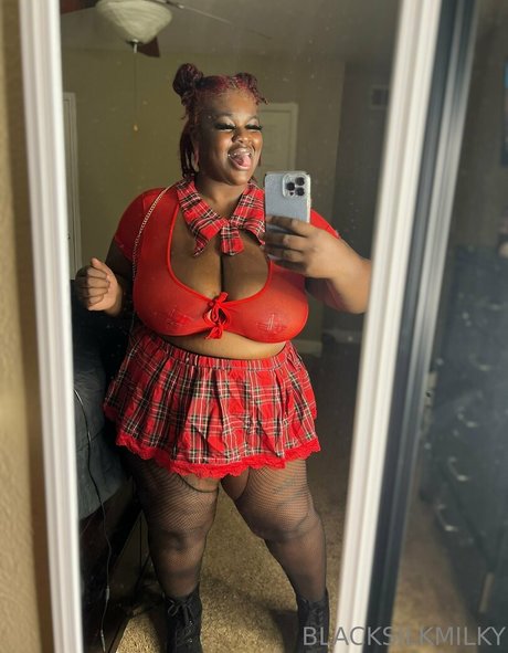 Naakte gelekte OnlyFans-foto van Sexyblacksilkp1