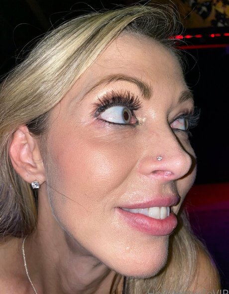 Hollyhotwifevip