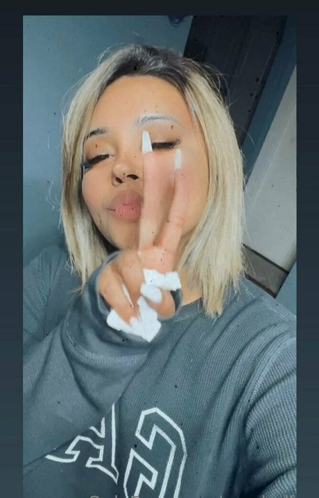 Naakte gelekte OnlyFans-foto van Mxchellxx