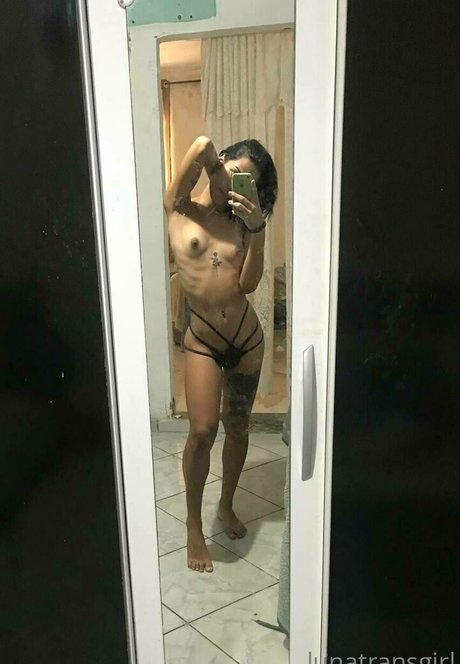 Naakte gelekte OnlyFans-foto van Lunalacerda