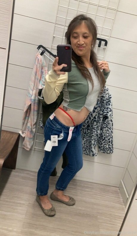 Naakte gelekte OnlyFans-foto van Queenbracee