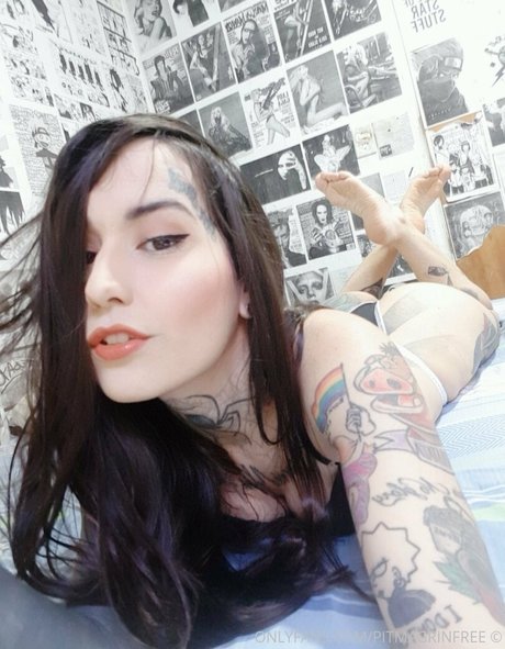 Naakte gelekte OnlyFans-foto van Pitmagrinfree