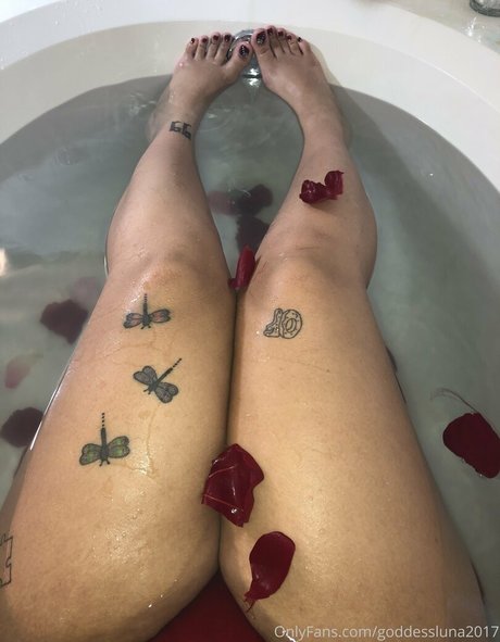 Naakte gelekte OnlyFans-foto van Goddessluna2017