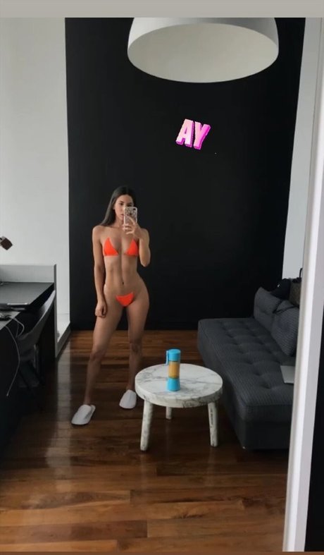 Naakte gelekte OnlyFans-foto van Jen Selter