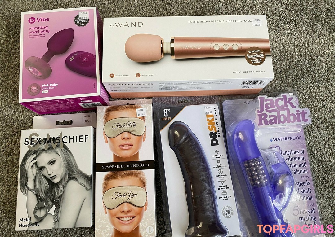 Naakte gelekte OnlyFans-foto van Foxybrown20 #39 Naakte gelekte OnlyFans-foto van Foxybrown20 #39