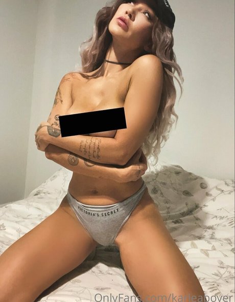 Naakte gelekte OnlyFans-foto van Karleaxoxo