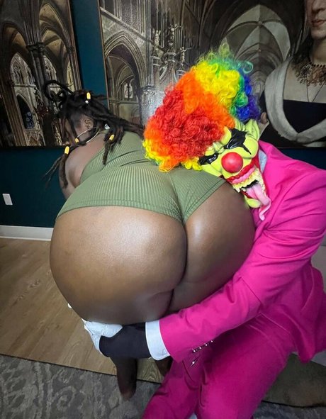Naakte gelekte OnlyFans-foto van Gibbytheclown