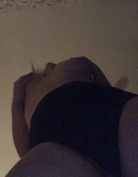Naakte gelekte OnlyFans-foto van Lenny Bright