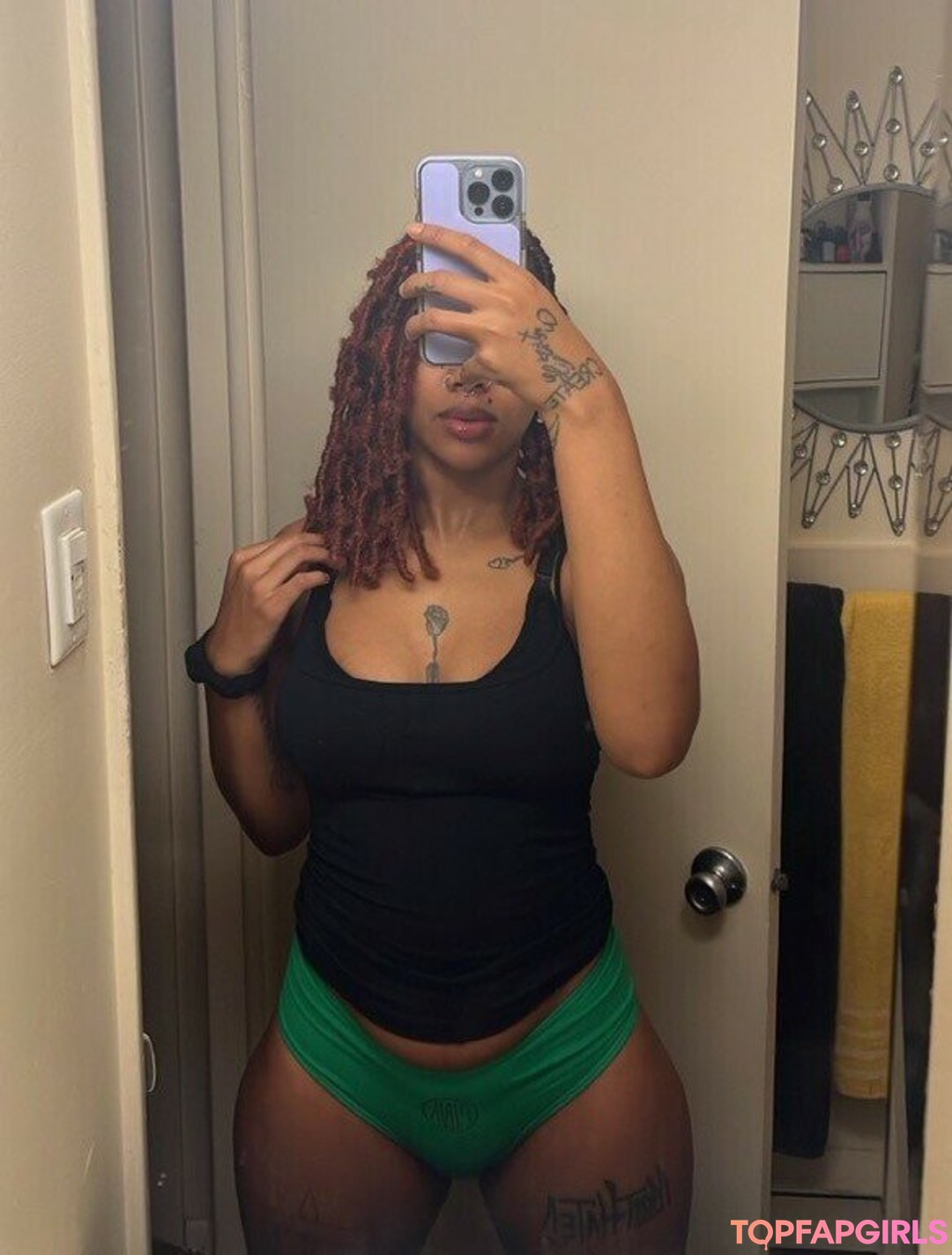 Naakte gelekte OnlyFans-foto van Prettyfacelashay #1 Naakte gelekte OnlyFans-foto van Prettyfacelashay #1