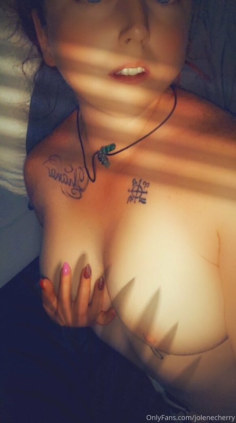 Naakte gelekte OnlyFans-foto van Jolenecherry