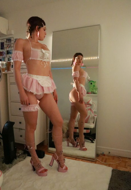 Naakte gelekte OnlyFans-foto van Tirzah Morelle