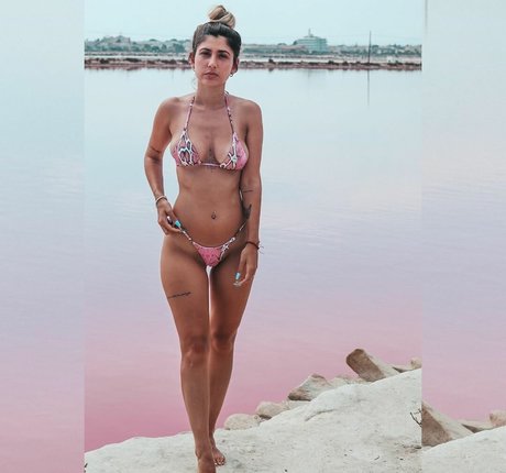Naakte gelekte OnlyFans-foto van Patrizienta