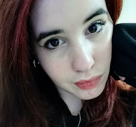 Naakte gelekte OnlyFans-foto van Lxttlegirl666