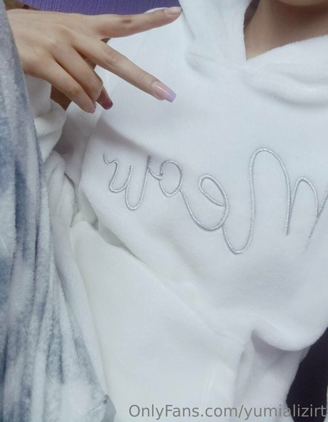 Naakte gelekte OnlyFans-foto van Yumializirt