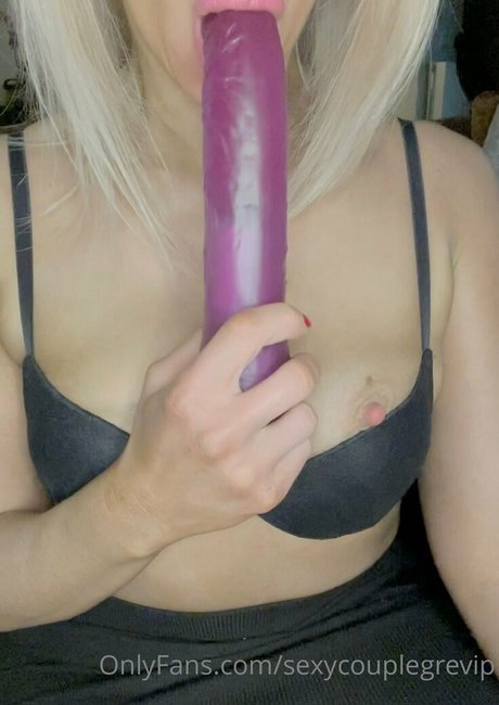 Naakte gelekte OnlyFans-foto van Sexycouplegrevip