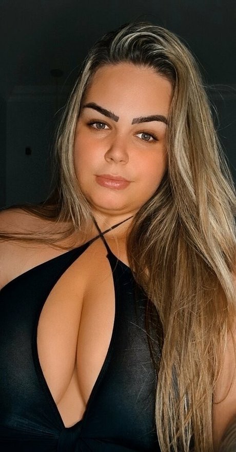 Naakte gelekte OnlyFans-foto van Adriana Schaeffler