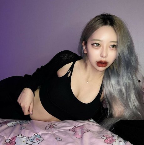 Naakte gelekte OnlyFans-foto van Jeeiqueen