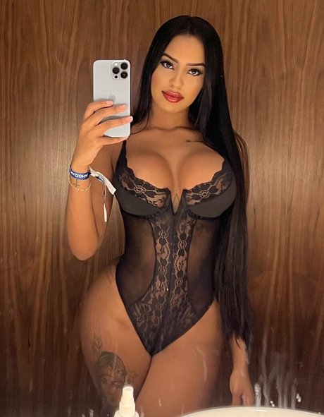 Naakte gelekte OnlyFans-foto van Catharina Gamma