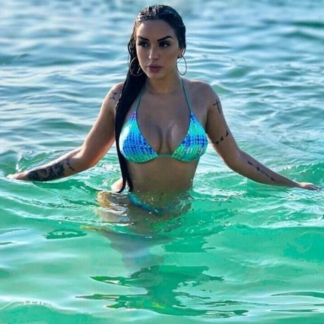 Naakte gelekte OnlyFans-foto van Bruna Corradini