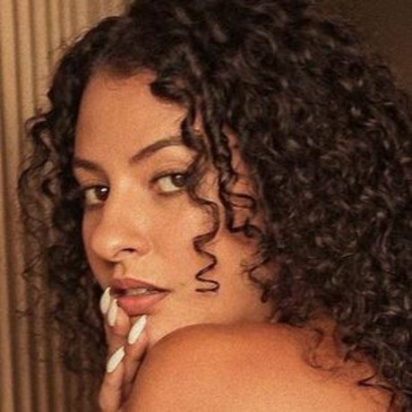 Naakte gelekte OnlyFans-foto van Senhorita Goulart