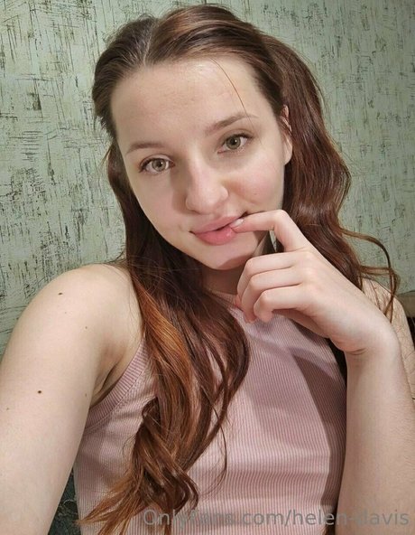 Naakte gelekte OnlyFans-foto van Helen Davis