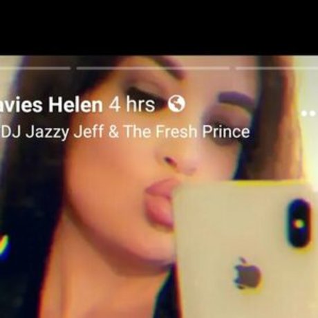 Naakte gelekte OnlyFans-foto van Helen Davis