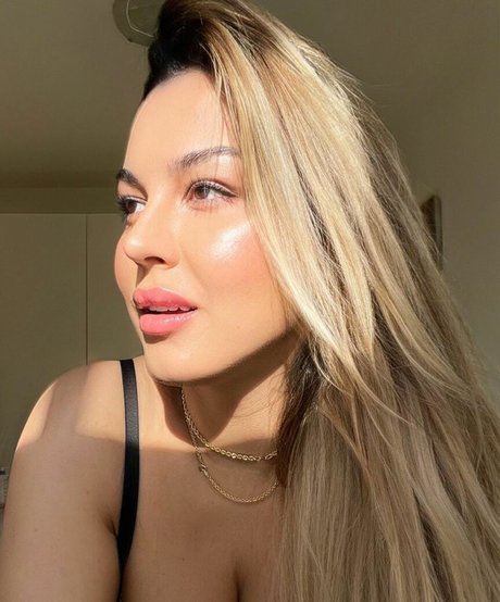 Naakte gelekte OnlyFans-foto van Barbara Goulart