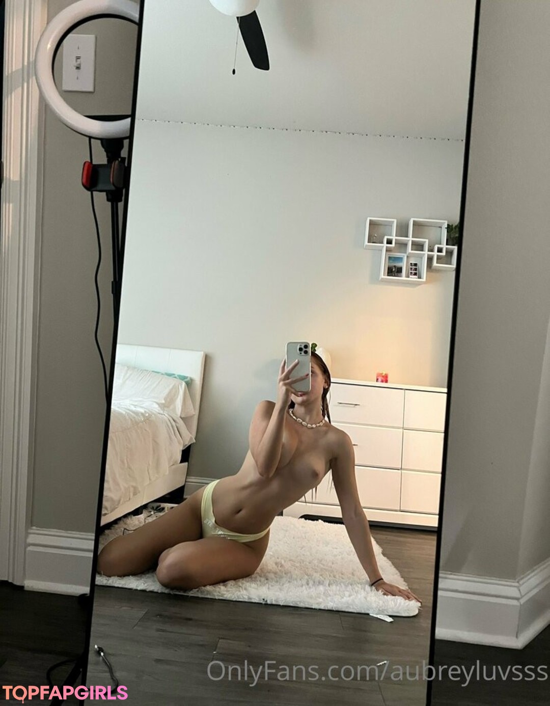 Naakte gelekte OnlyFans-foto van Aubreyluvsss #107 Naakte gelekte OnlyFans-foto van Aubreyluvsss #107