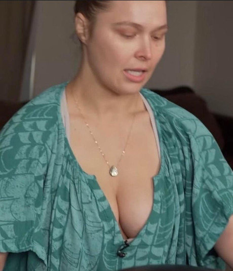 Naakte gelekte OnlyFans-foto van Ronda Rousey