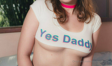 Naakte gelekte OnlyFans-foto van Momotamafree