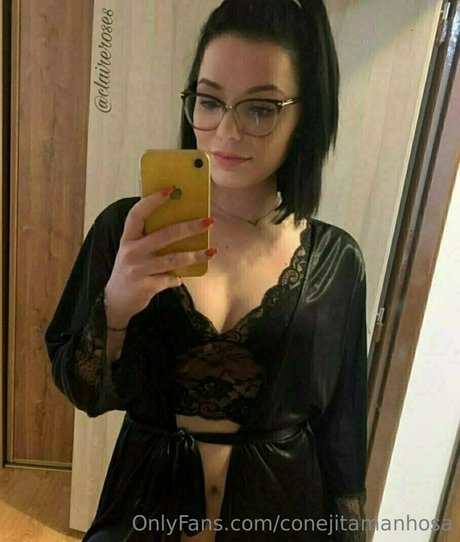 Naakte gelekte OnlyFans-foto van Conejitamanhosa