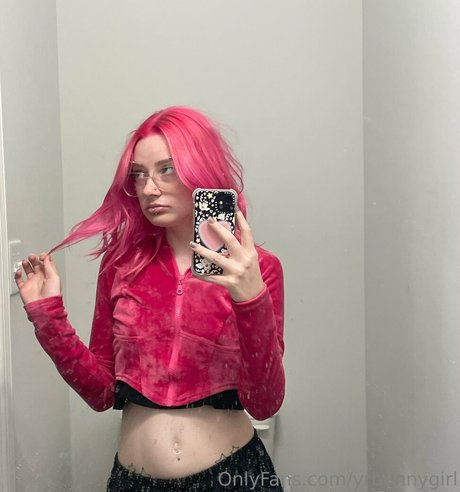 Naakte gelekte OnlyFans-foto van Yrbunnygirl
