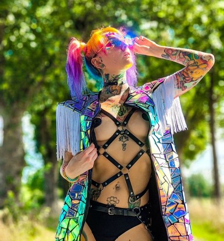 Naakte gelekte OnlyFans-foto van Realcherryqueen