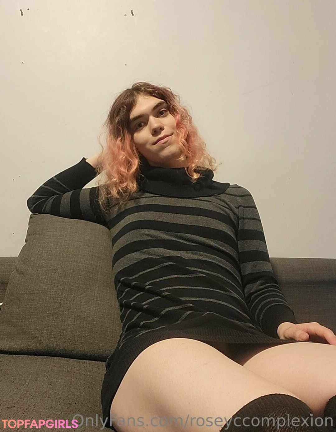 Naakte gelekte OnlyFans-foto van Roseyccomplexion #25 Naakte gelekte OnlyFans-foto van Roseyccomplexion #25