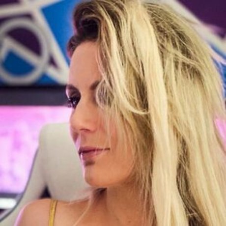 Naakte gelekte OnlyFans-foto van Theleaway