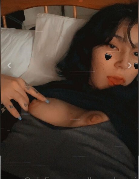 Naakte gelekte OnlyFans-foto van Kenakenai