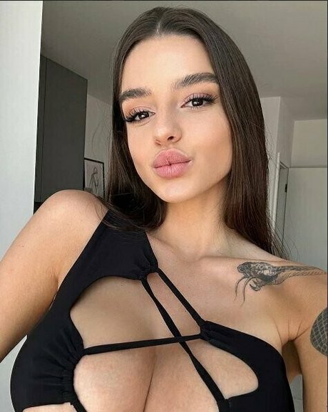 Naakte gelekte OnlyFans-foto van Amourangel