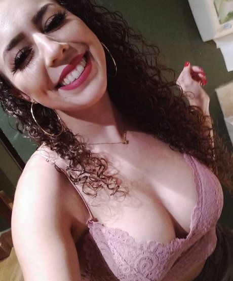 Naakte gelekte OnlyFans-foto van Rafaela Moreira