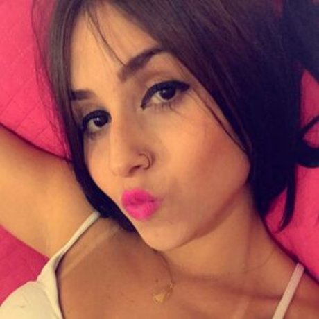 Naakte gelekte OnlyFans-foto van Mariana Batista