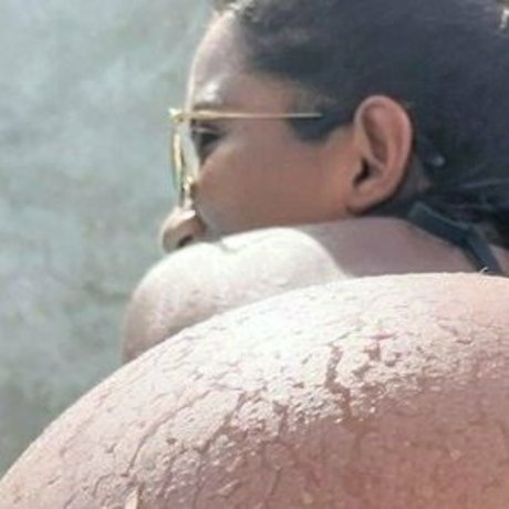 Naakte gelekte OnlyFans-foto van Sunnysonia